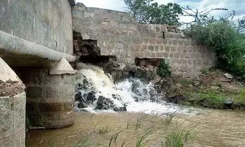 A view of Tungabhadra canal that breached in Anantapur district