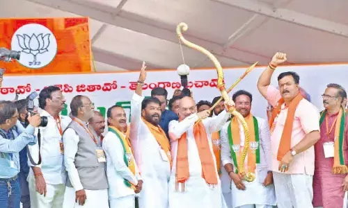 Senior BJP leader and Union Home Minister Amit Shah at ‘Rythu Gosa - BJP Bharosa’ meeting in Khammam on Sunday.                                                                      Photo: Mucharla Srinivas