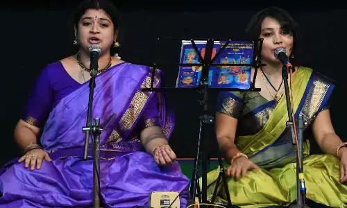 Artistes O Vishnu Priya and V Sai Pragnya rendering Annamayya Keerthanalu at Hanumantraya Grandhalayam in Vijayawada on Sunday. Photos: Ch Venkata Mastan