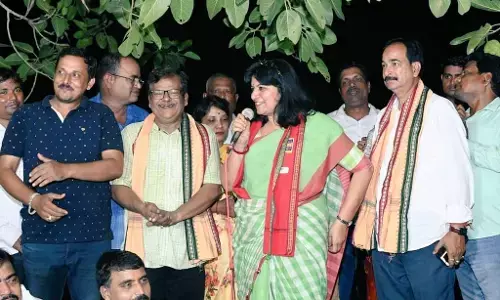 Aparajita asks Naveen to follow ‘Rajdharma’