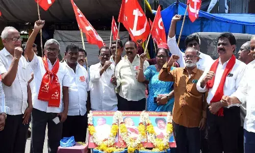 Vijayawada: Left pays tributes to martyrs who died in police firing