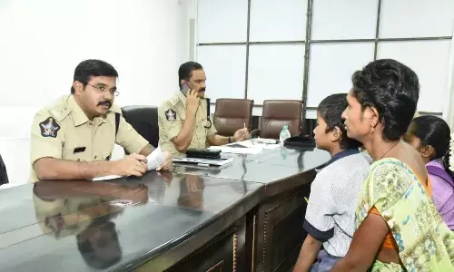 SPs of Kurnool and Nandyal districts, G Krishna Kanth and K Raghuveer Reddy, participating at Spandana programme on Monday