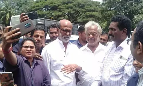 Rajinikanth Surprises Fans with visit to Jayanagar BMTC Depot