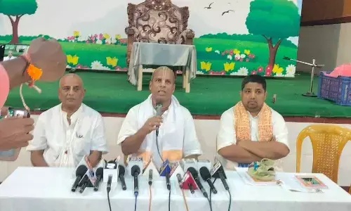 ISKCON Managing Committee Chairman Shyamanga Srinivas Das addressing a media conference in Rajahmundry on Wednesday