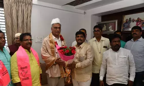 KCR focuses on Maha again to woo Telugus in Solapur