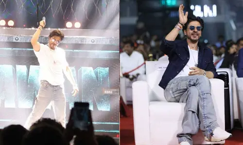 Shah Rukh Khan Is The King of Cool; Keeps His Look Super Casual For Jawan’s Pre Release Event