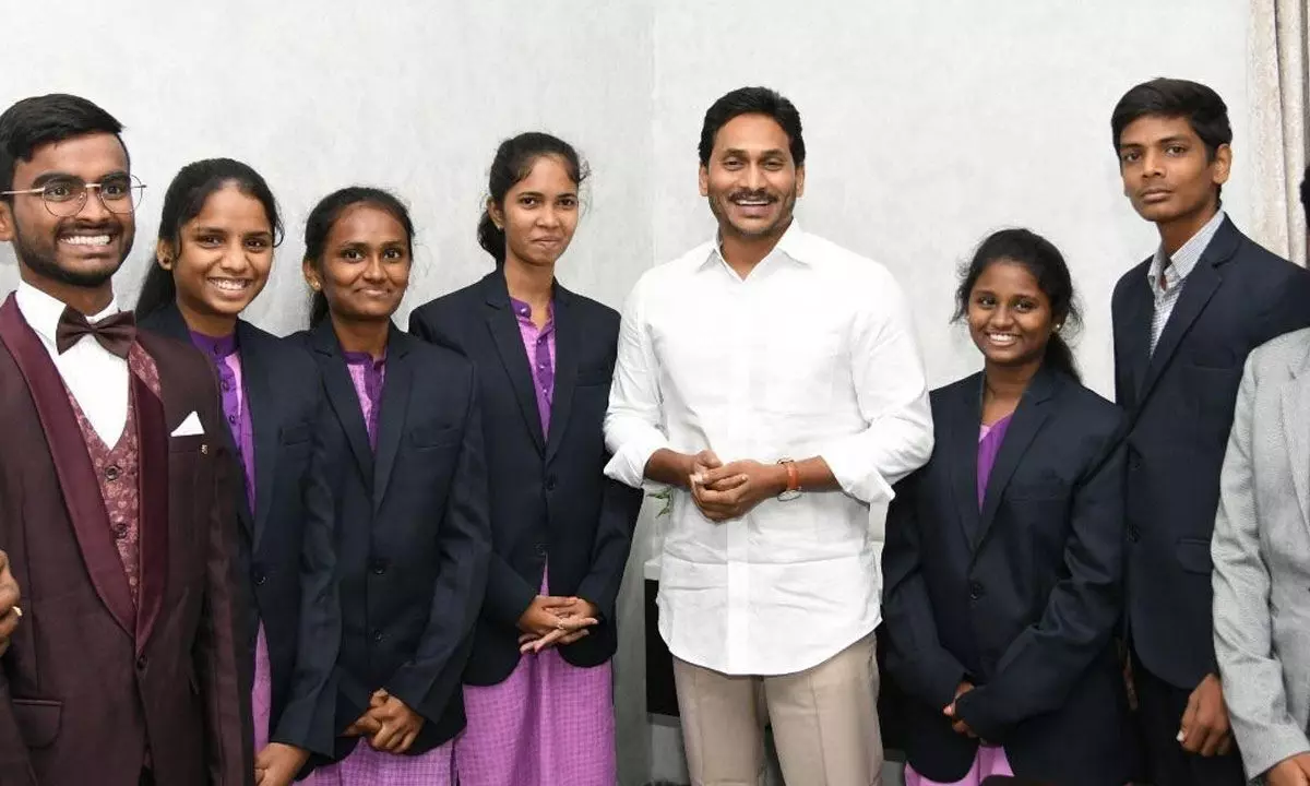 Five AP students, who are selected for KL-YES programme fully funded by the US Department of State, with Chief Minister YS Jagan Mohan Reddy at his office in Tadepalli on Thursday