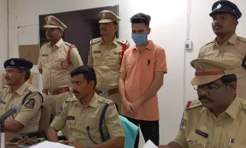 Police arrests Pak national staying illegally in city