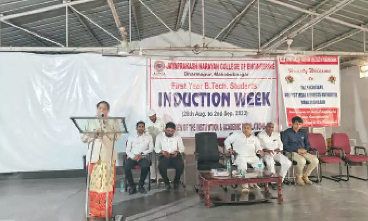 Mahbubnagar: Induction classes for engineering students organised