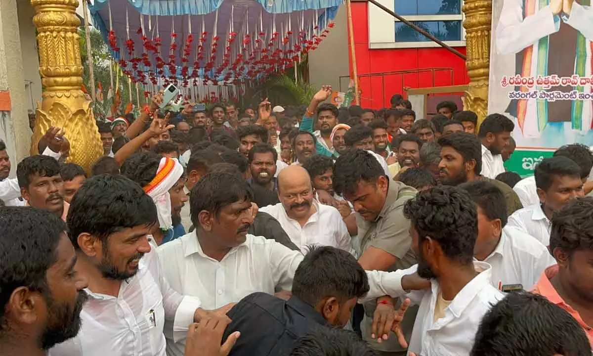 Warangal: Congress cadres demand ticket for Konda Muralidhar Rao
