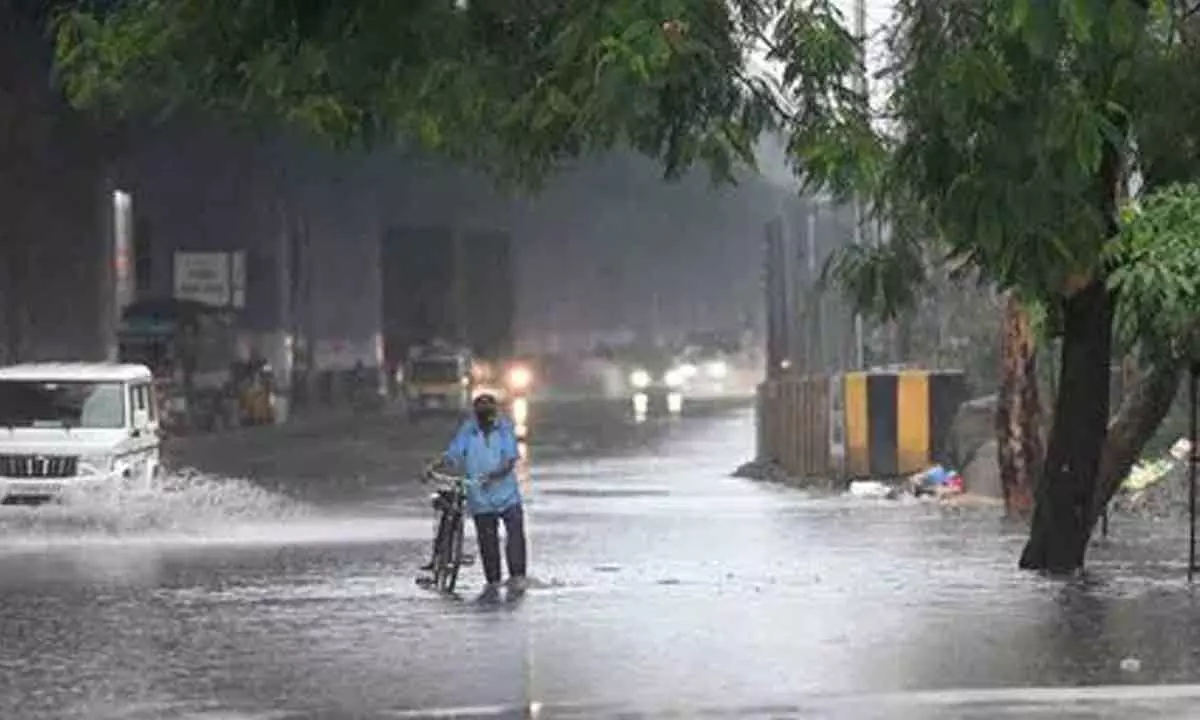 Heavy rains shatters Hyderabad