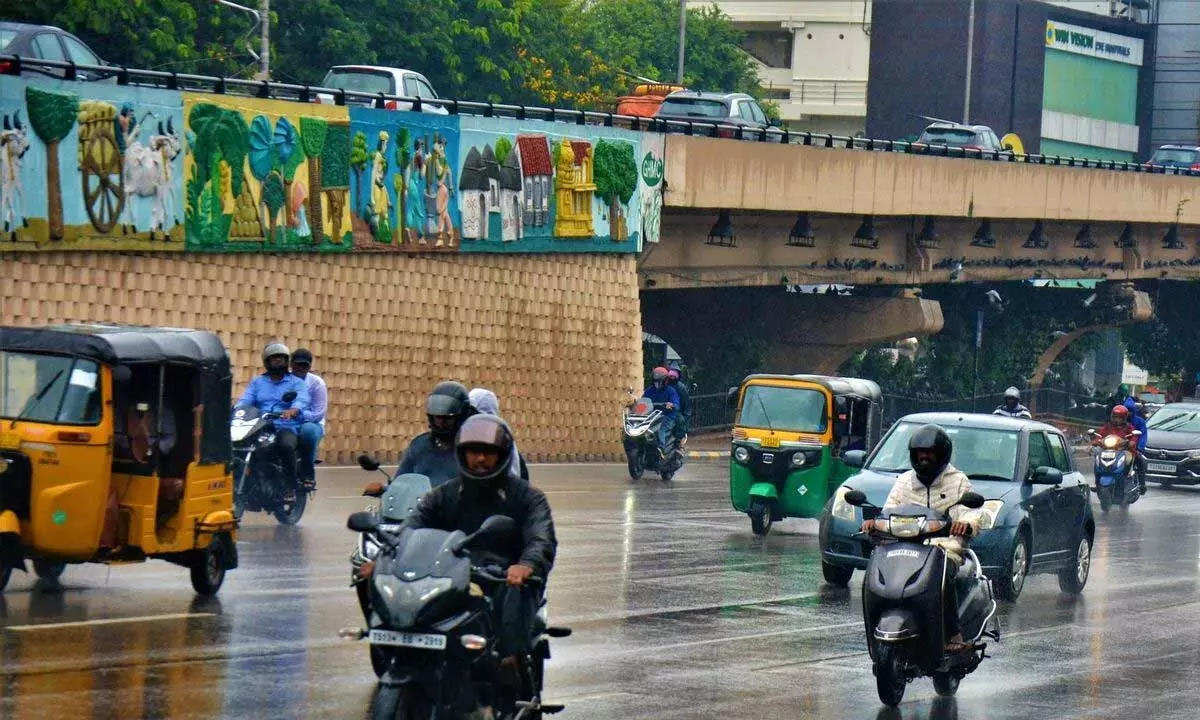 Hyderabad: Heavy rain throws traffic into a tizzy netizens livid over collapse of infra