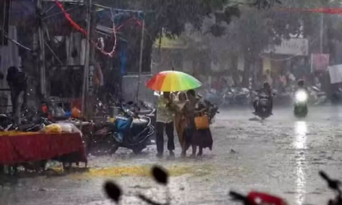 Heavy rains throw life out of gear in Telangana