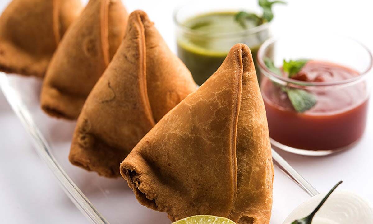 World Samosa Day: 4 mouthwatering samosa recipes to enjoy with your tea -  Hindustan Times