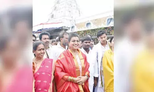 Roja demands CBI, ED probe into assets of Naidu, Lokesh