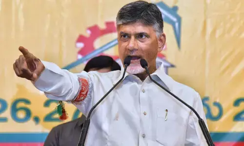 Chandrababu interacts with people in Rayadurgam, says will address their problems