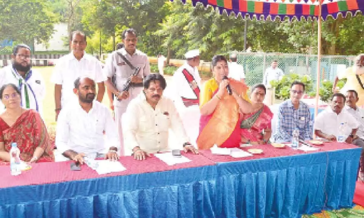 Mayor G Hari Venkata Kumari inaugurating Ootagedda Park in Visakhapatnam on Wednesday