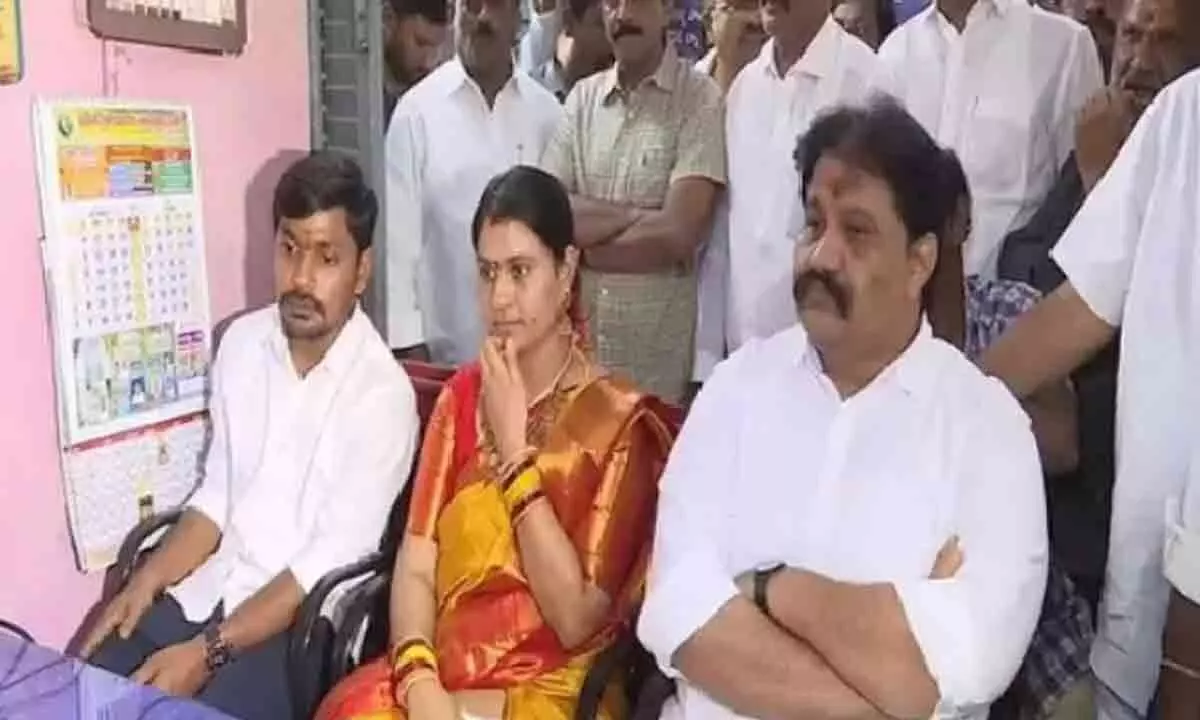 Vijayawada : YSRCP MLA performs daughter’s love marriage