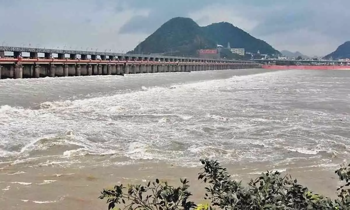 Vijayawada: Prakasam barrage gets flood inflows