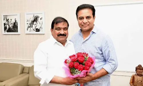 Minister Mahender Reddy pays courtesy visit to KTR