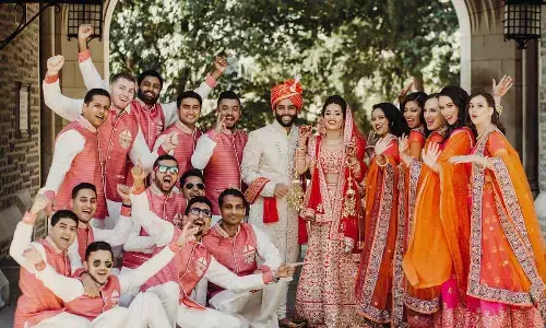 How to plan a social media free wedding