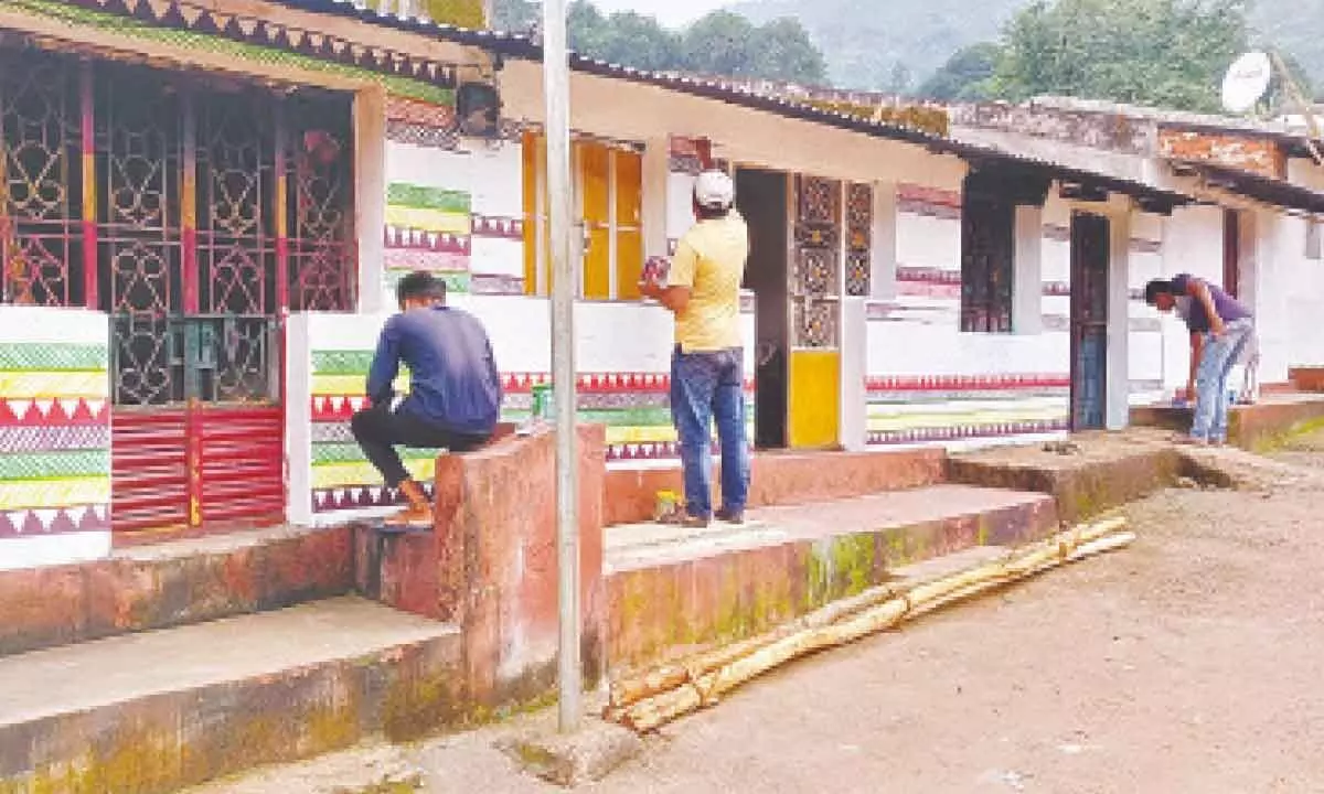 House walls shine with Kapdaganda art of Dongrias in Rayagada