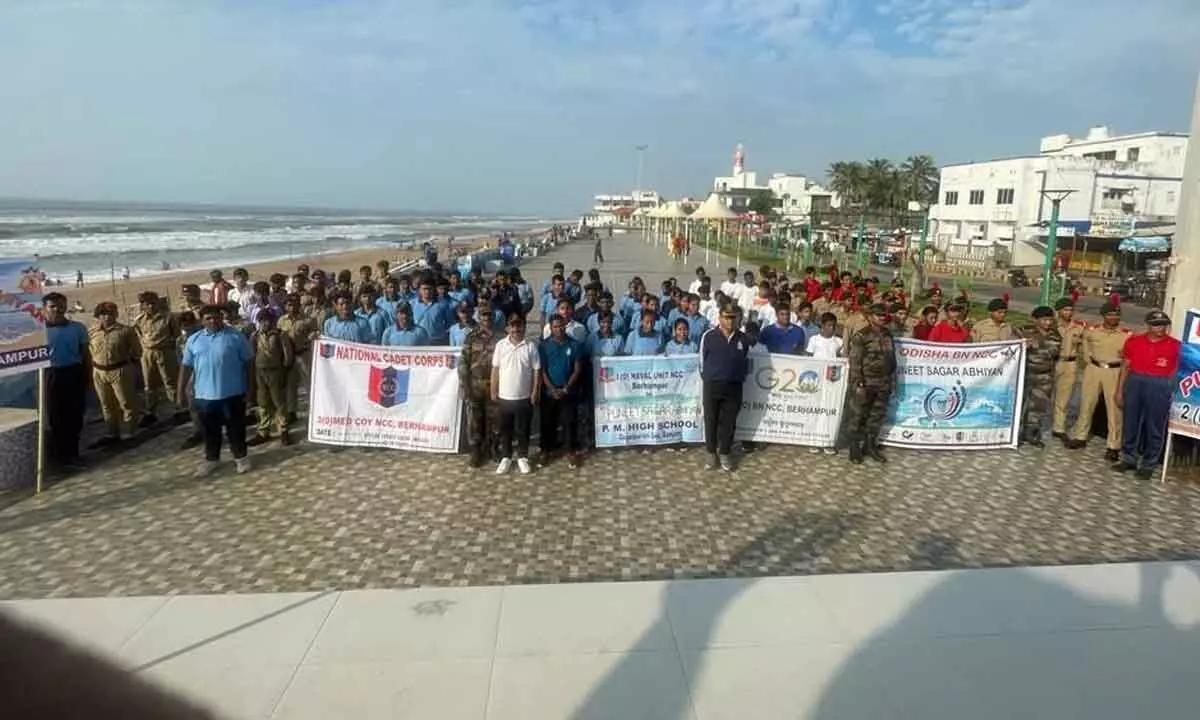 Berhampur NCC cadets clean Gopalpur beach