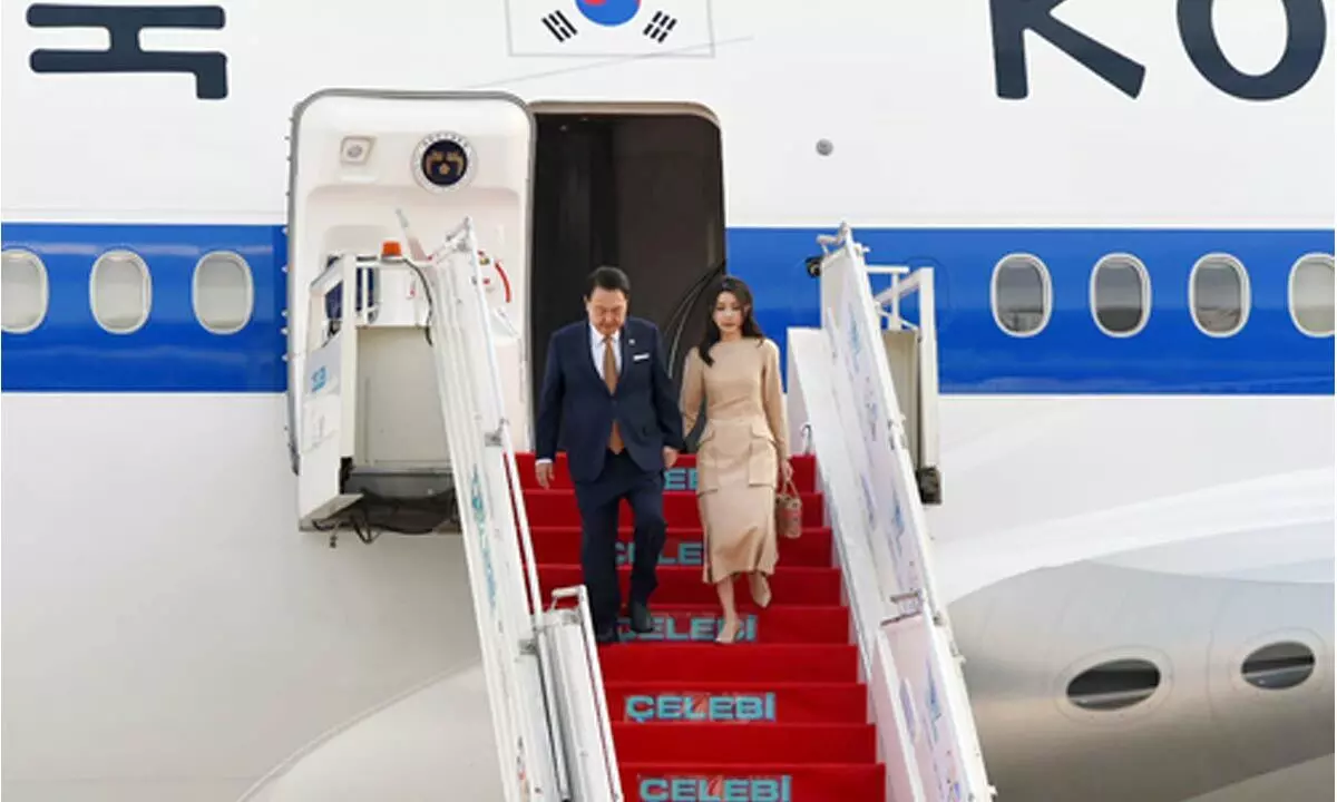 S.Korean Presidents approval rises on overseas trip assessment