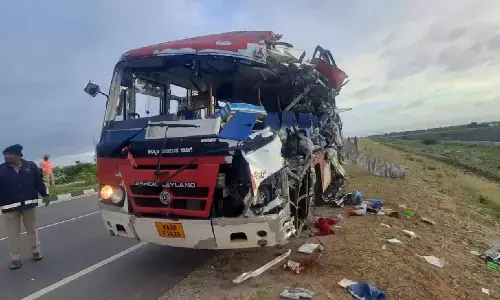 Five killed, six  injured in head on collision