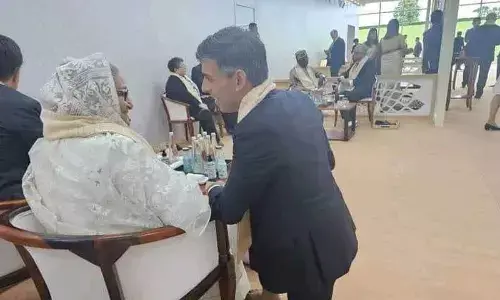 Viral Image: UK Prime Minister Rishi Sunaks Humble Gesture At G20 Summit In Delhi