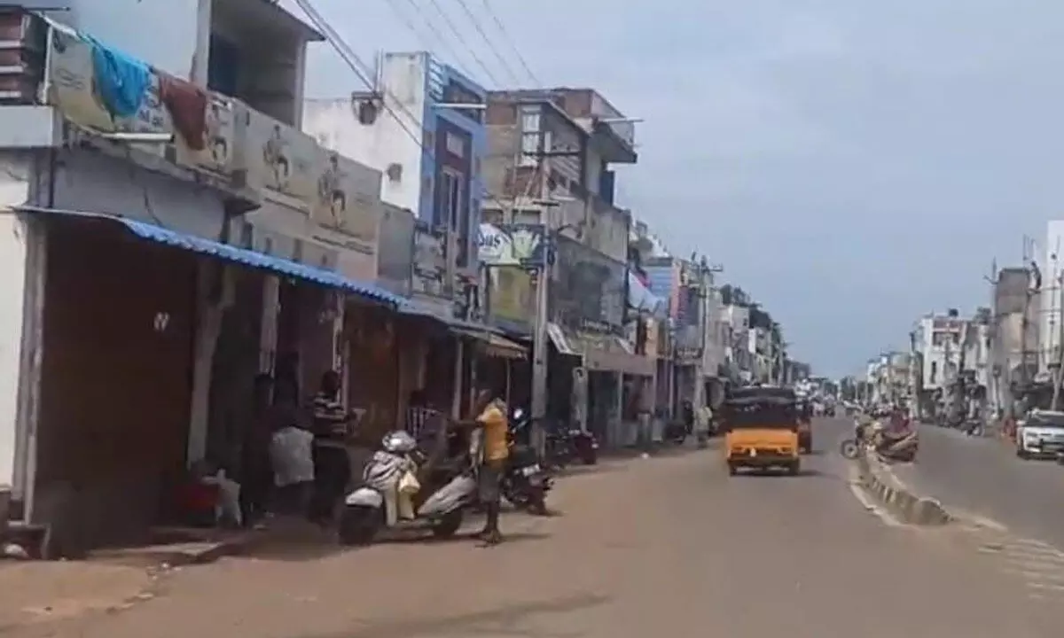Shops and establishments closed as part of bandh in Tekkali on Monday