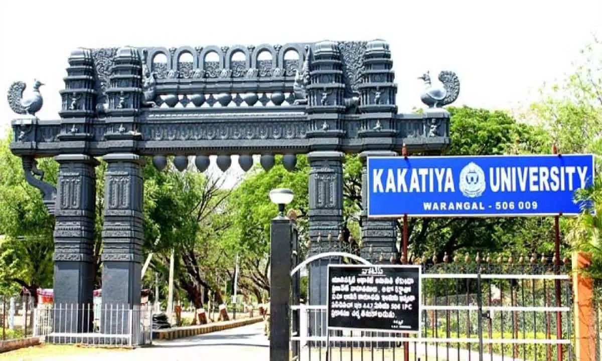 Telangana: Kakatiya University student JAC stages protest, security intensified at KU