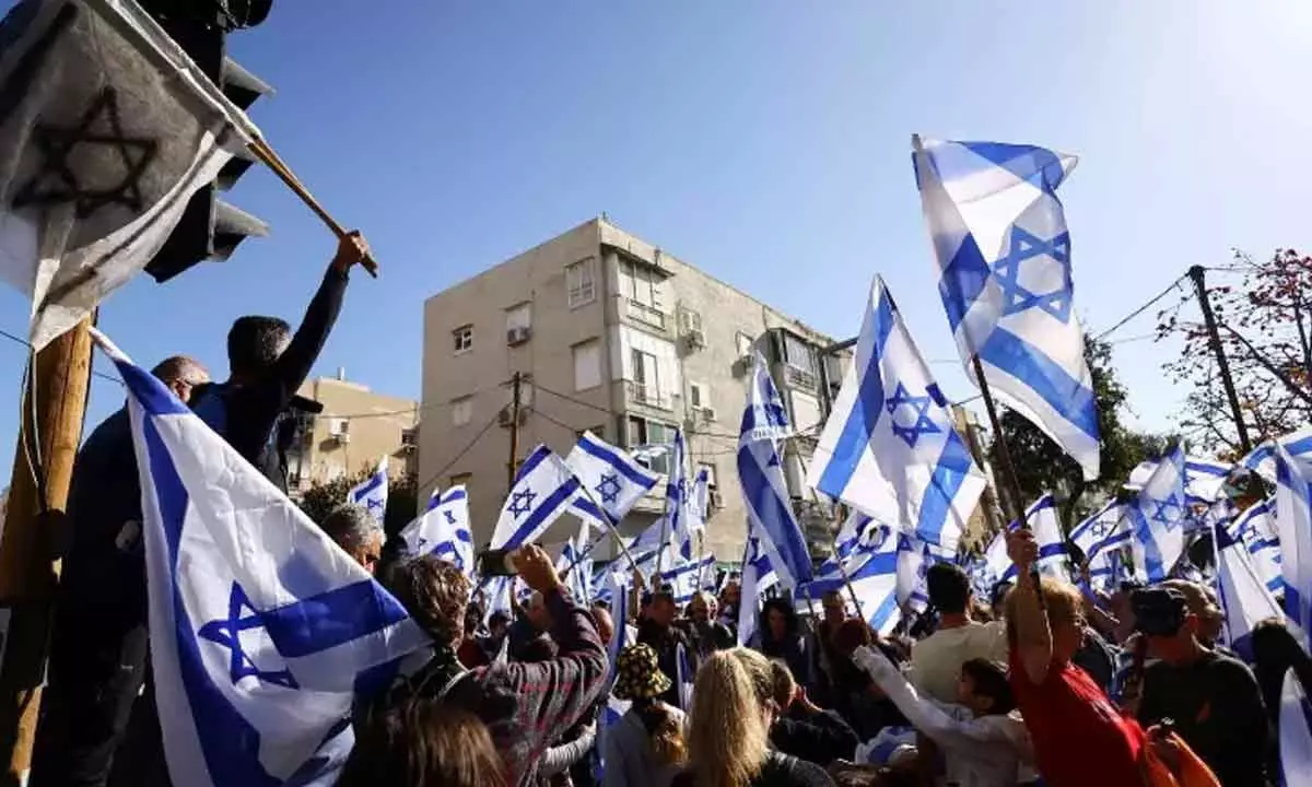 Israelis protest against overhaul plan ahead of key court discussion