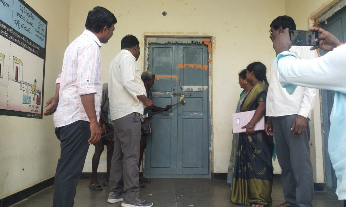 Wanaparthy: Officials take over centres as Anganwadi teachers go on strike