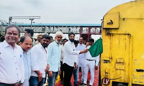 Plan to shift RJY Railway station to 5 carts market