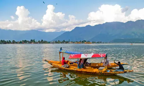 At 34.2-degree Celsius, Srinagar witnesses hottest September day in 53 years