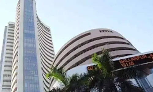 Profit booking keeps key indices flat