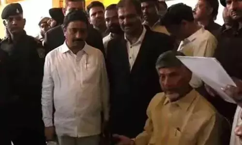 AP High Court adjourns Chandrababus bail plea in Angallu case to September 20