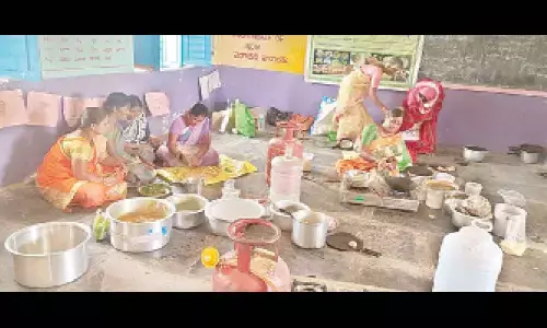 The kitchen at Vaddepalli preparing millet food