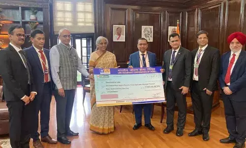 LIC pays Rs 1,831 cr dividend to Centre