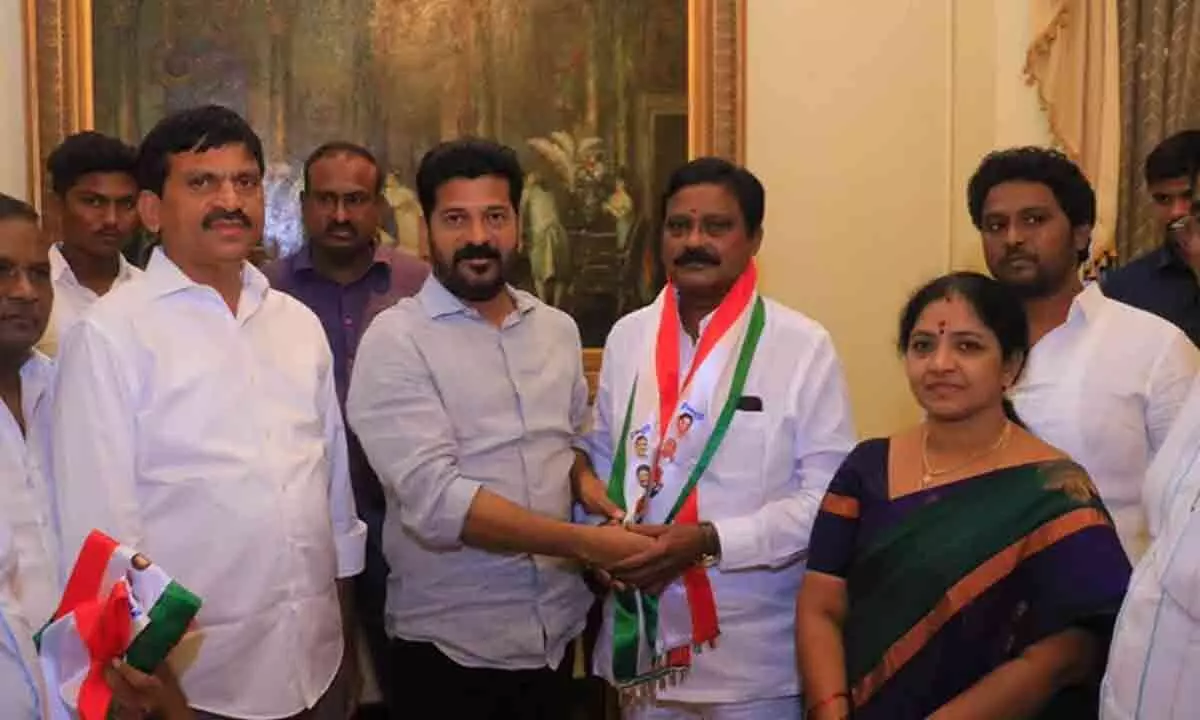 Telangana: Former MLA Nallala Odelu joins Congress