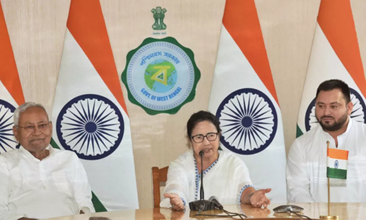 TMC grapples with unclear agenda, Mamatas absence, JPC on Adani