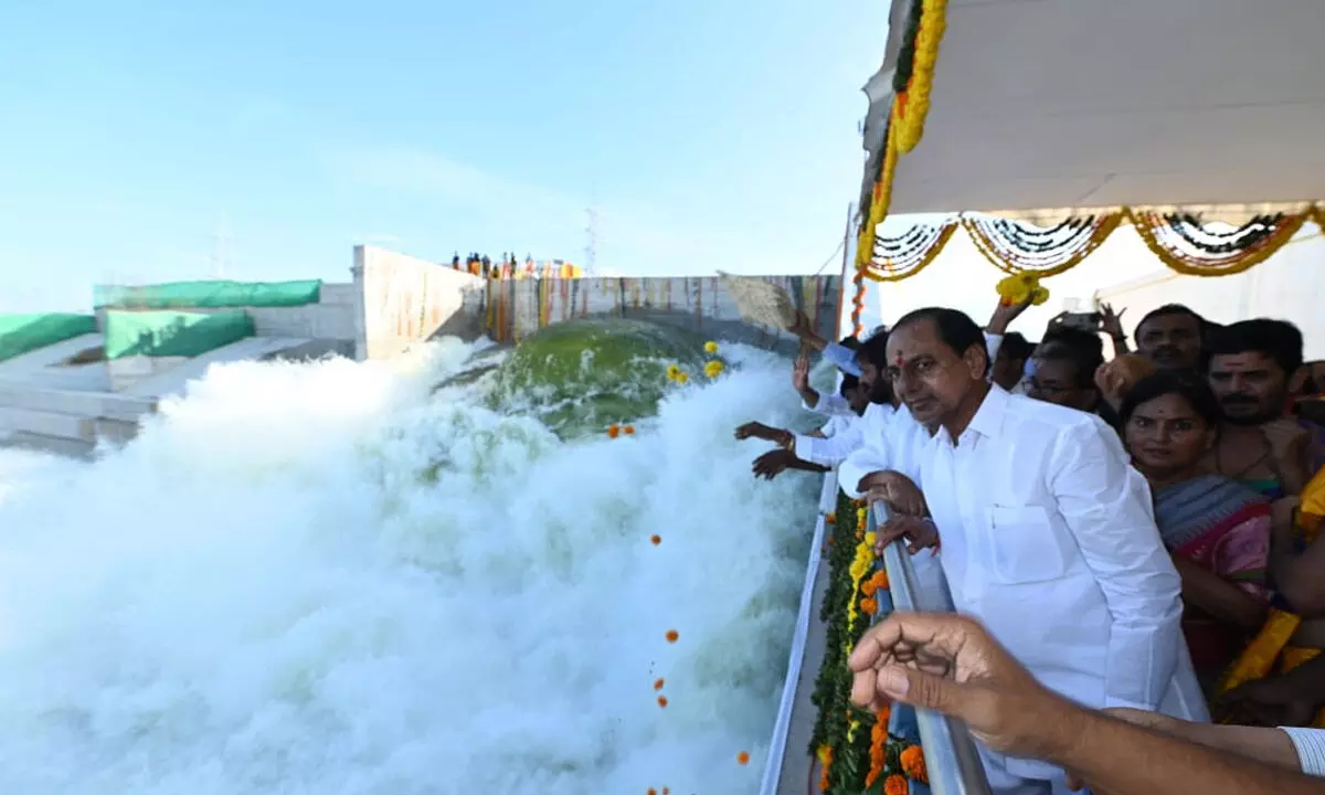 KCR inaugurates Palamuru-Rangareddy Lift Irrigation Scheme in Kolhapur