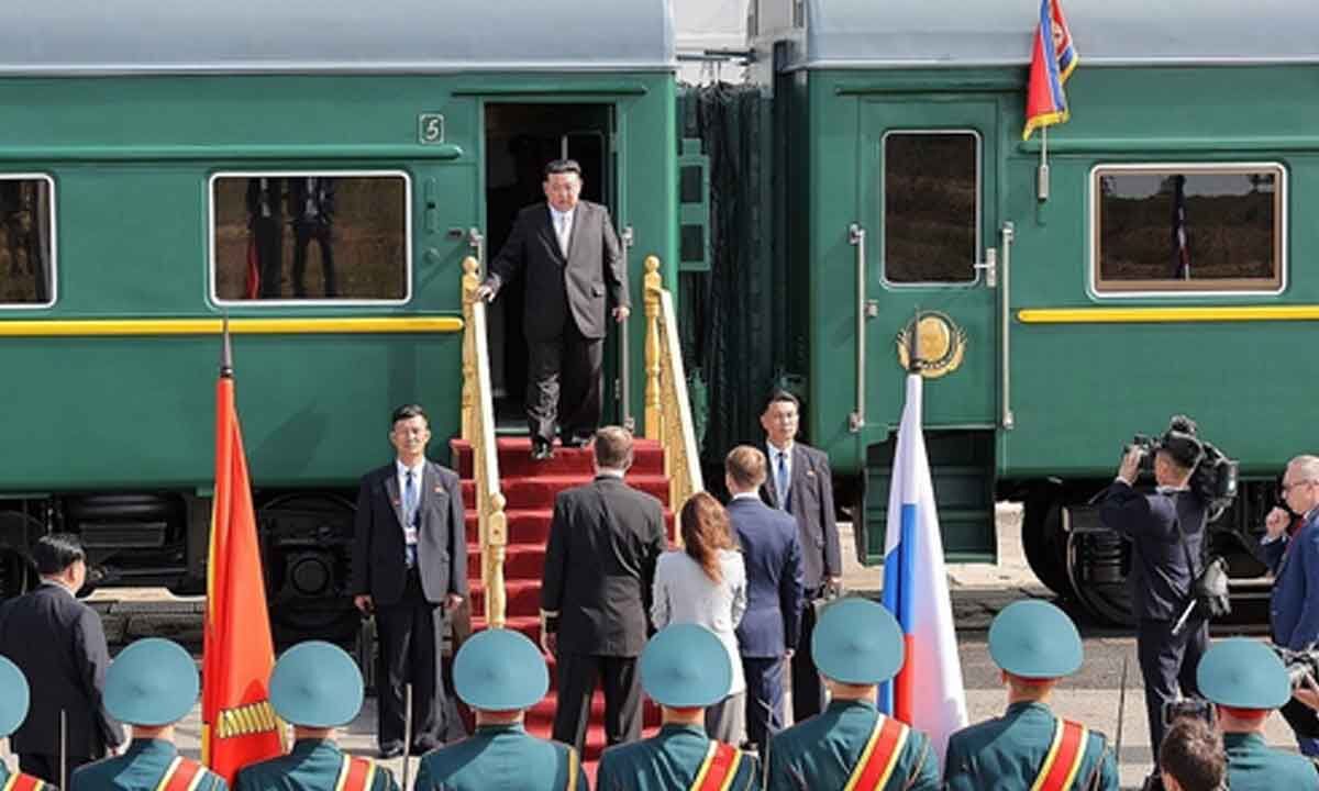 Kim leaves Russia on armoured train to return N.Korea