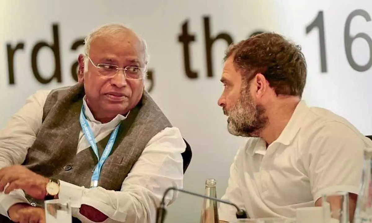 Unite and overthrow dictatorial govt to save democracy: Kharge to Congress leaders