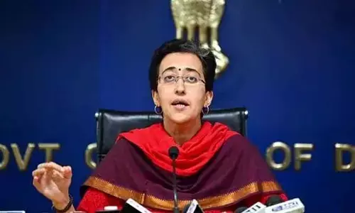 AAP hits out at PM Modi for not inviting Kejriwal to Delhi Metro inauguration