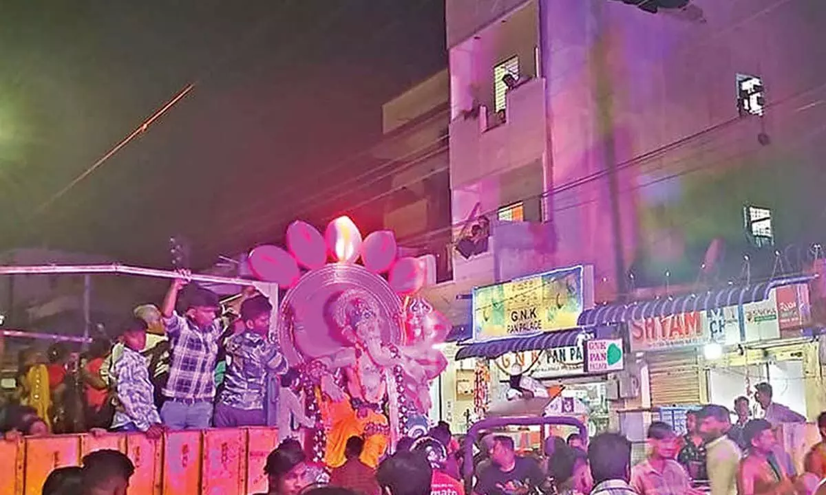 Hyderabad: City goes Mumbai way with Aagaman culture