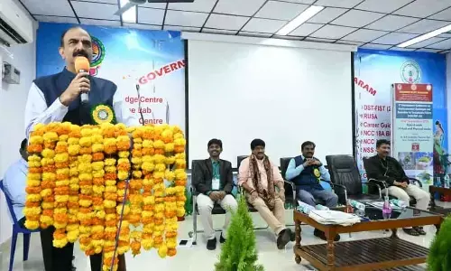 ONGC, Rajahmundry Asset Executive Director Amit Narayan speaking at the valedictory meeting of the two-day international conference in Rajamahendravaram on Sunday