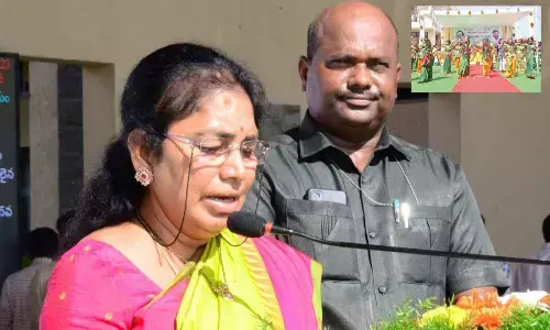 KCR govt paving way for Bangaru Telangana