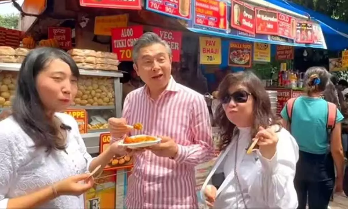 Japanese Ambassador Hiroshi Suzuki Explores Delhis Sarojini Nagar Market With YouTuber Mayo Japan
